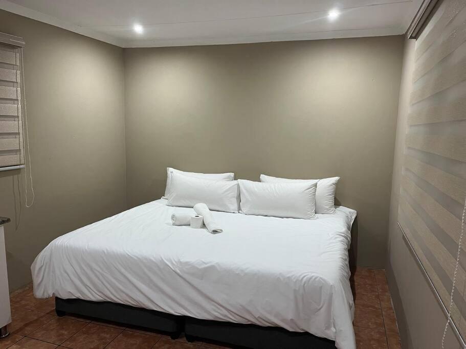 Mofolo Guest House Soweto Exterior foto