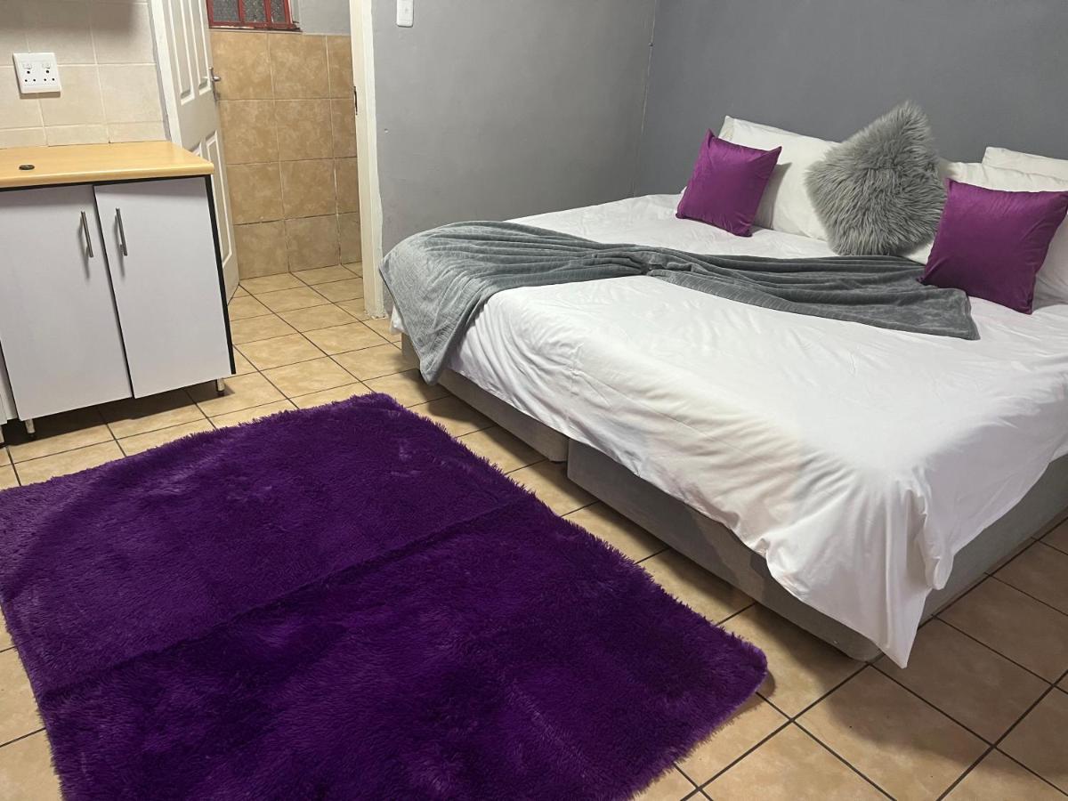 Mofolo Guest House Soweto Exterior foto
