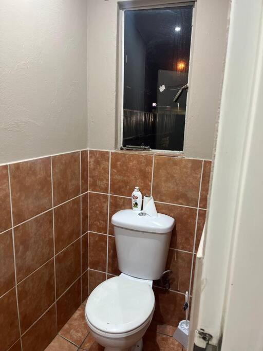 Mofolo Guest House Soweto Exterior foto