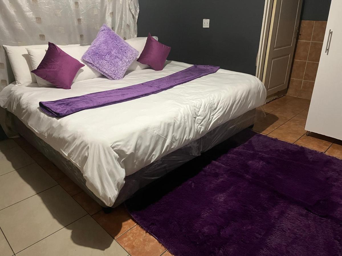 Mofolo Guest House Soweto Exterior foto