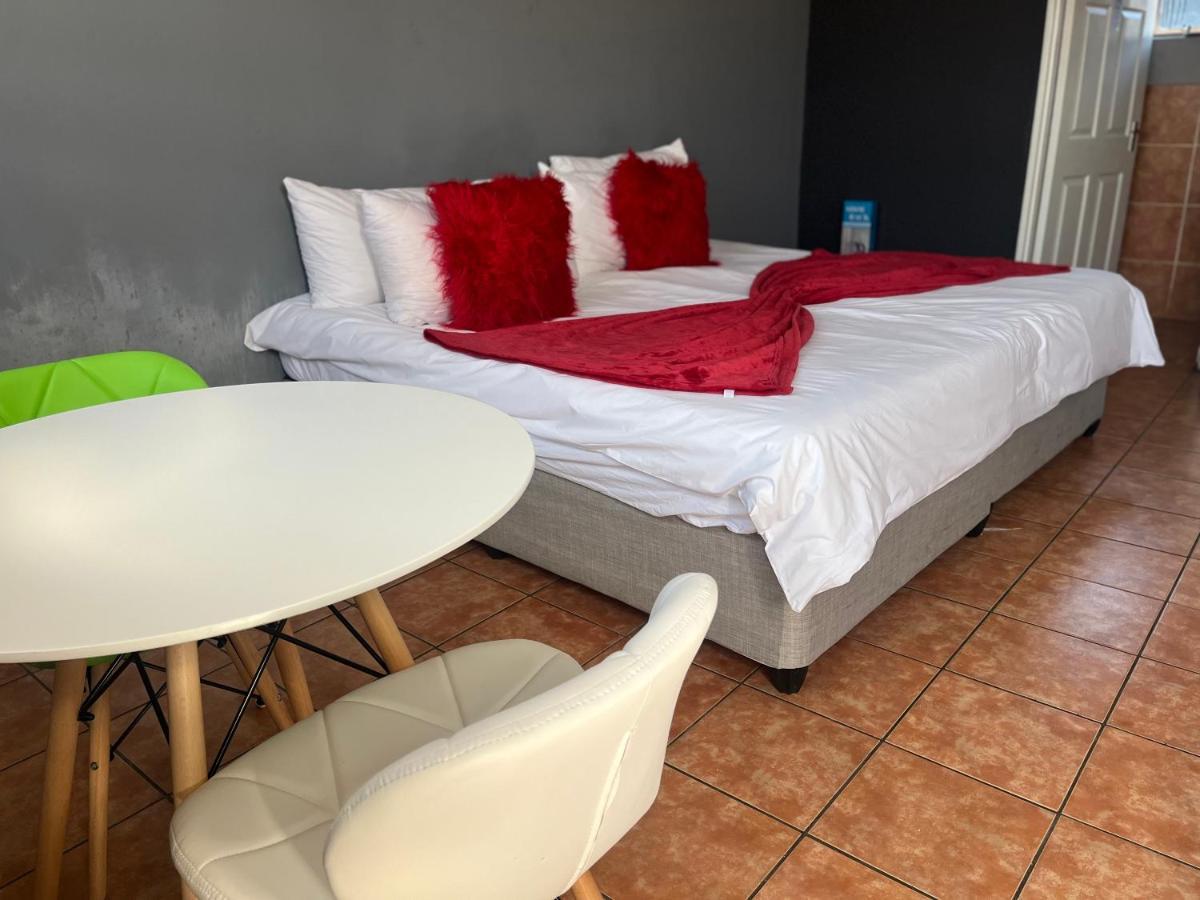 Mofolo Guest House Soweto Exterior foto